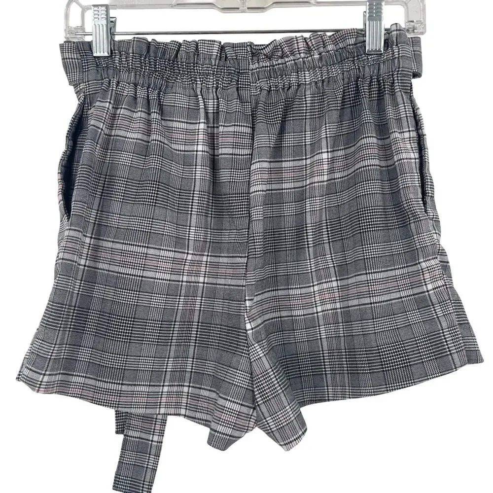 BUNDLE 💗 H&M DIVIDED 💗 Size 4 Plaid Top Skirt Shorts